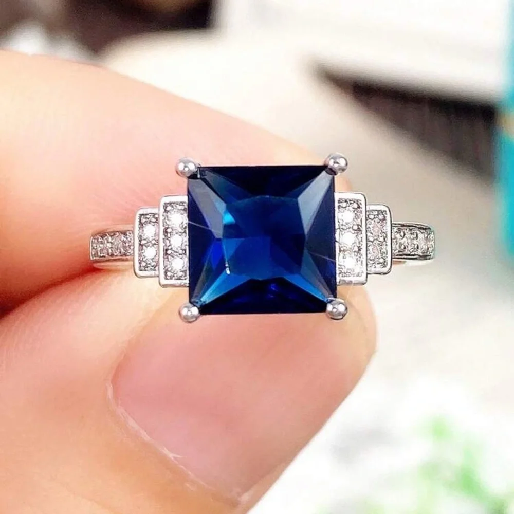 Elegant Blue and Silver Women's Ring size 6